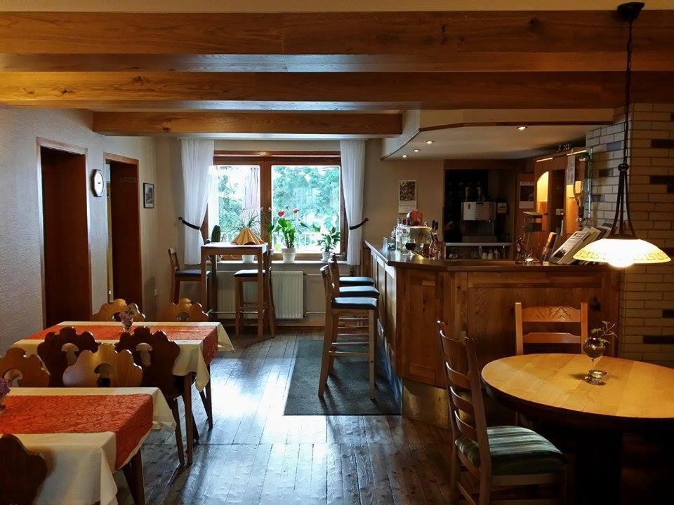 Gast- Und Pensionhaus Zur Linde Staufenberg  Eksteriør bilde